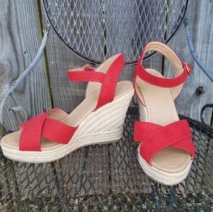 Like new red sandal espadrilles with gold buckle